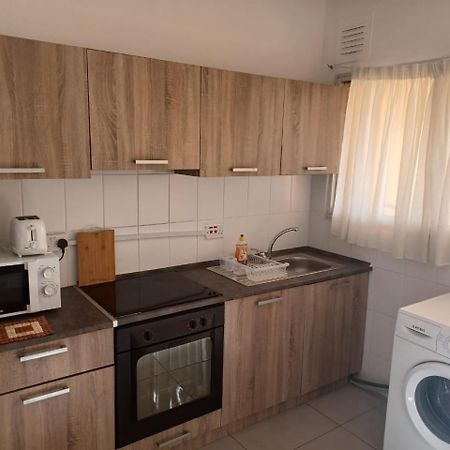 Terpsichore Holiday Apts ลิมาซอล ภายนอก รูปภาพ