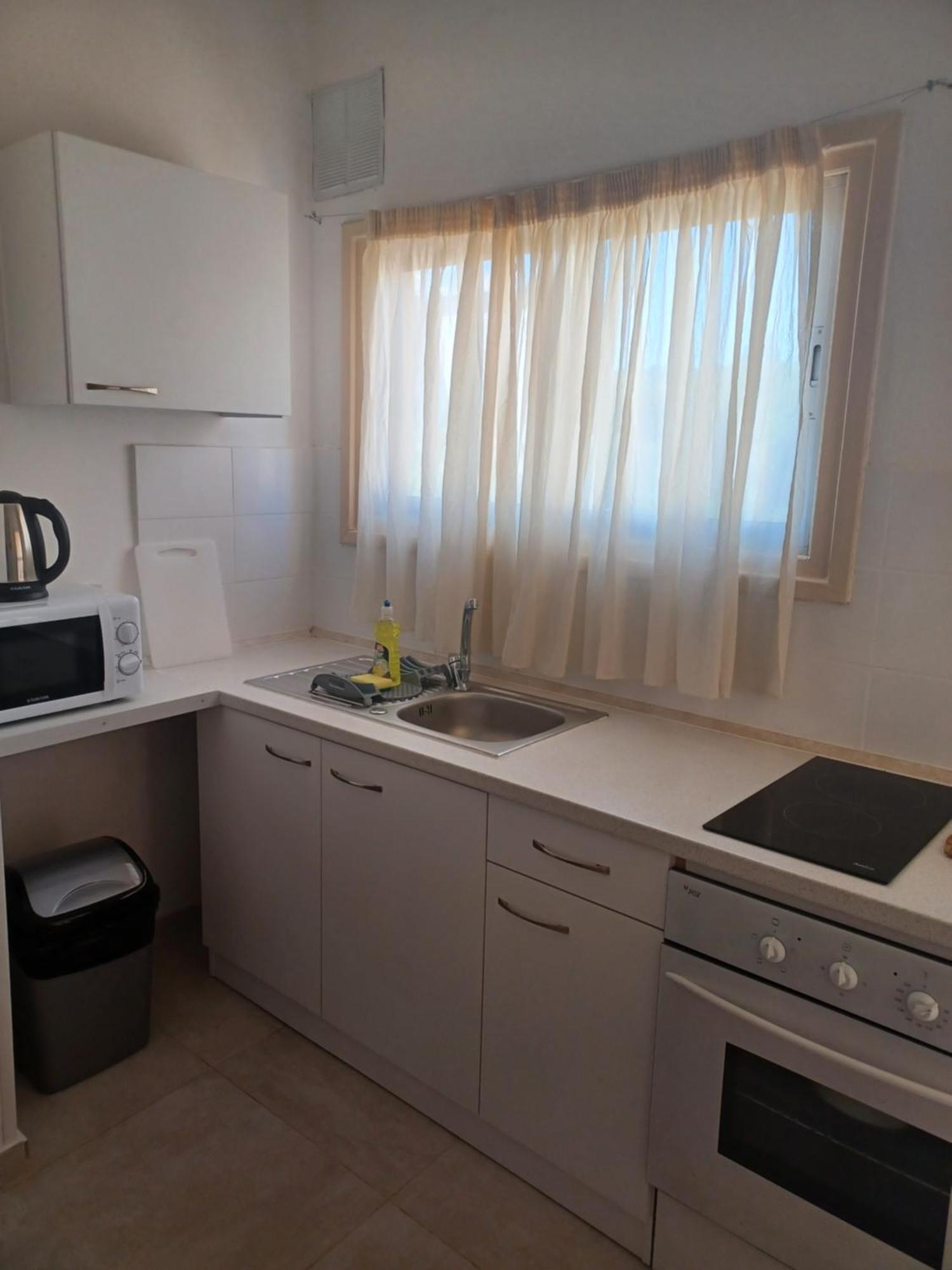 Terpsichore Holiday Apts ลิมาซอล ภายนอก รูปภาพ