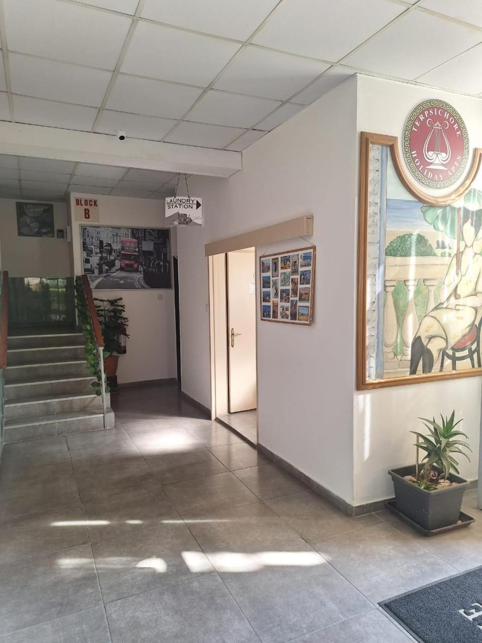 Terpsichore Holiday Apts ลิมาซอล ภายนอก รูปภาพ