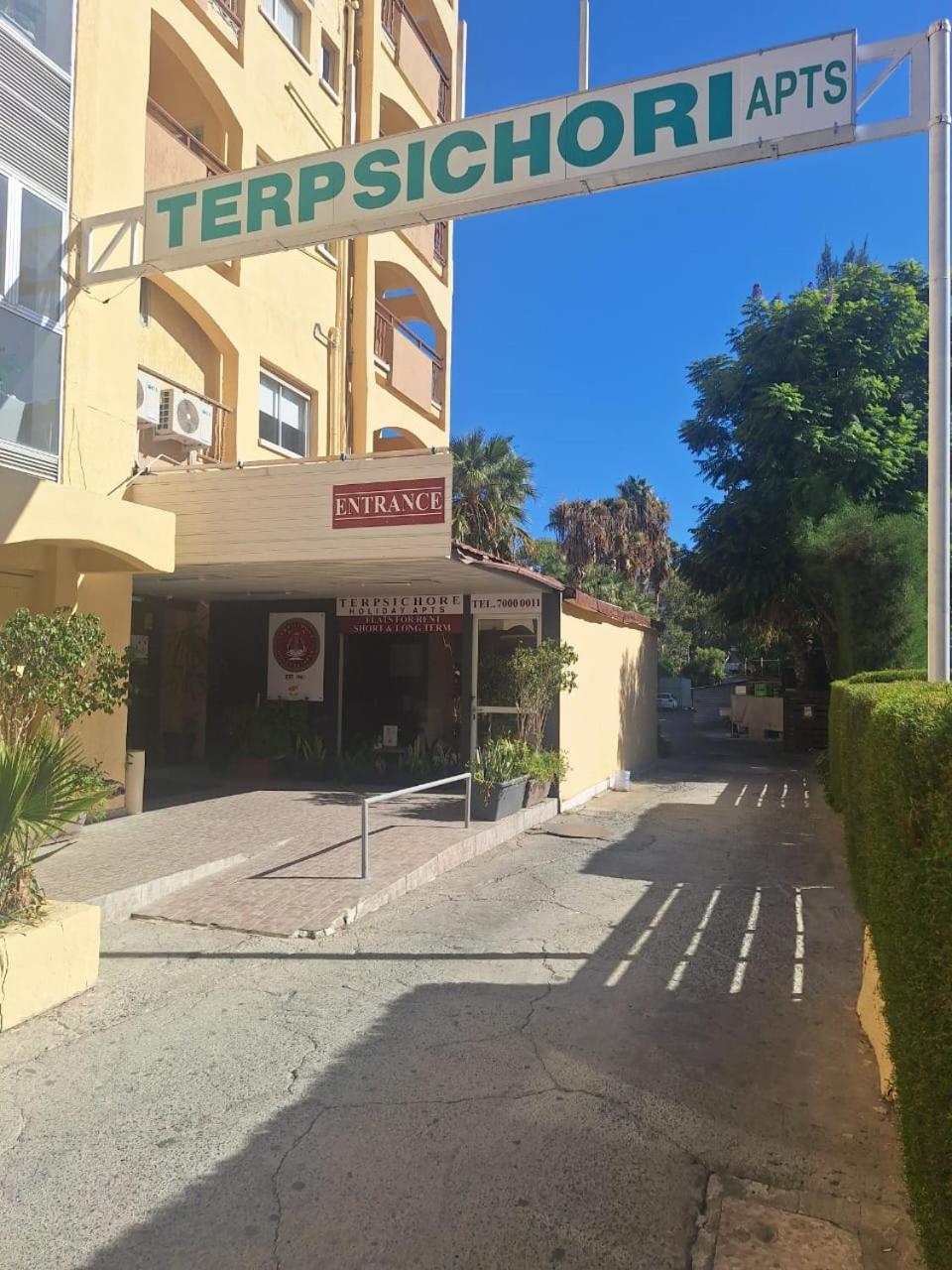 Terpsichore Holiday Apts ลิมาซอล ภายนอก รูปภาพ