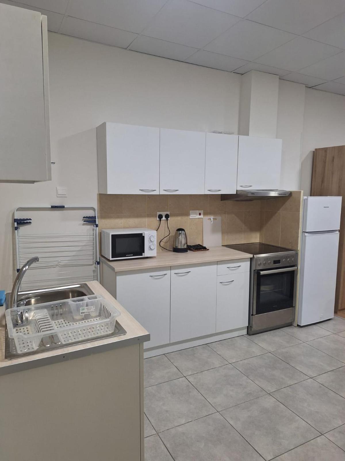 Terpsichore Holiday Apts ลิมาซอล ภายนอก รูปภาพ