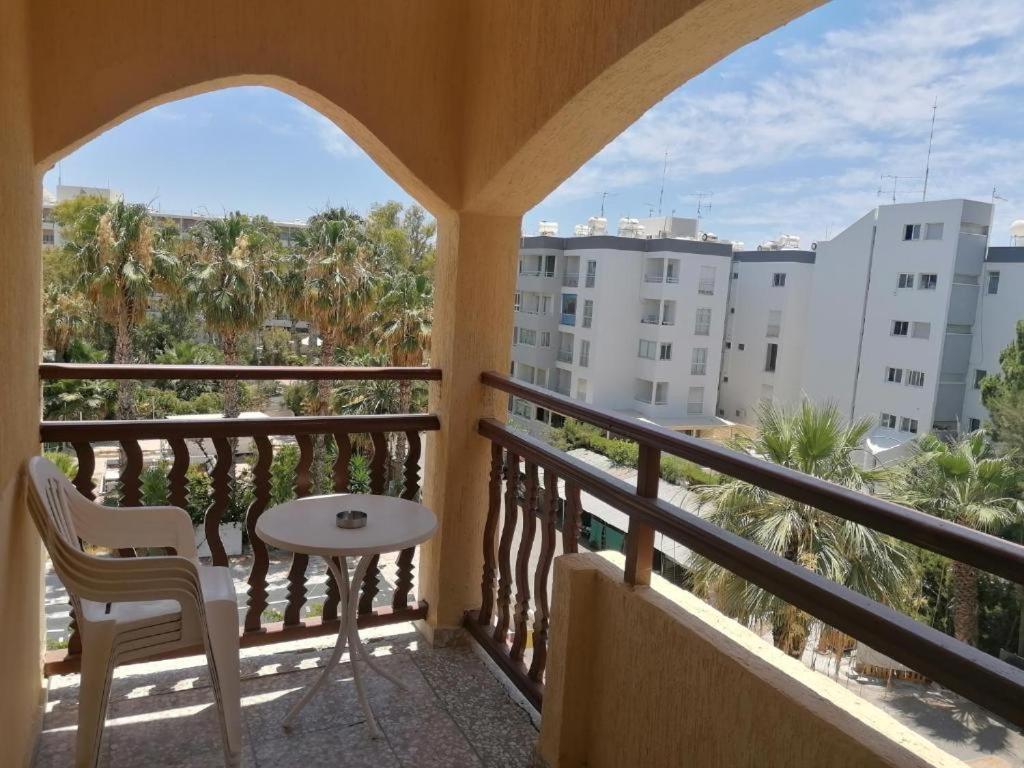 Terpsichore Holiday Apts ลิมาซอล ภายนอก รูปภาพ