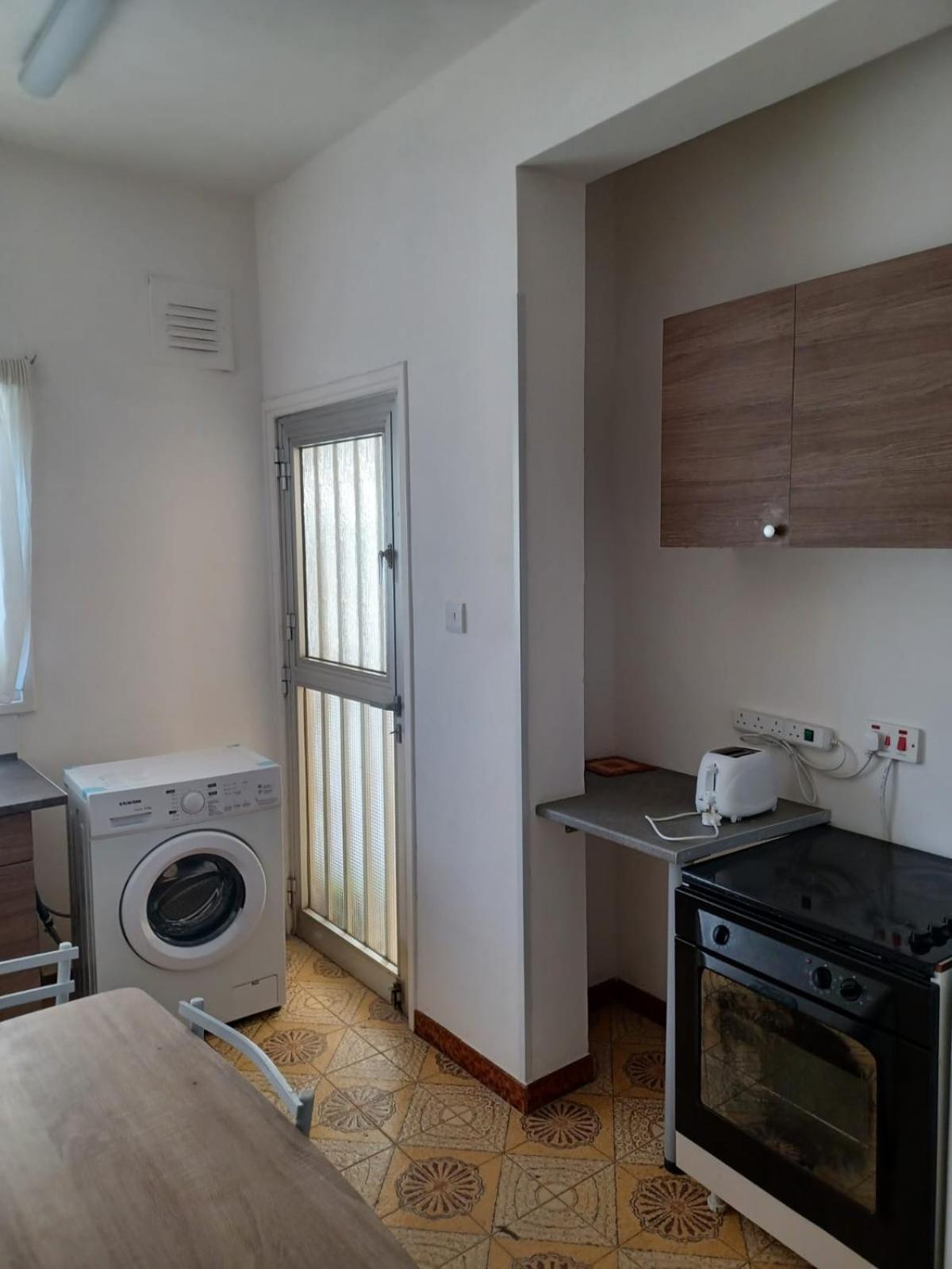 Terpsichore Holiday Apts ลิมาซอล ภายนอก รูปภาพ