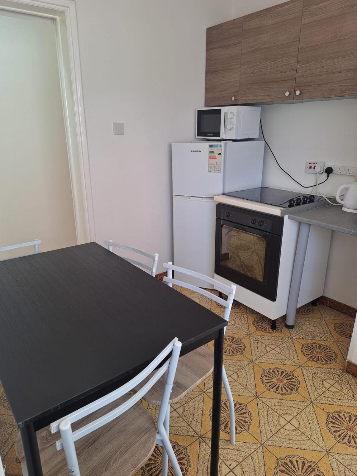 Terpsichore Holiday Apts ลิมาซอล ภายนอก รูปภาพ