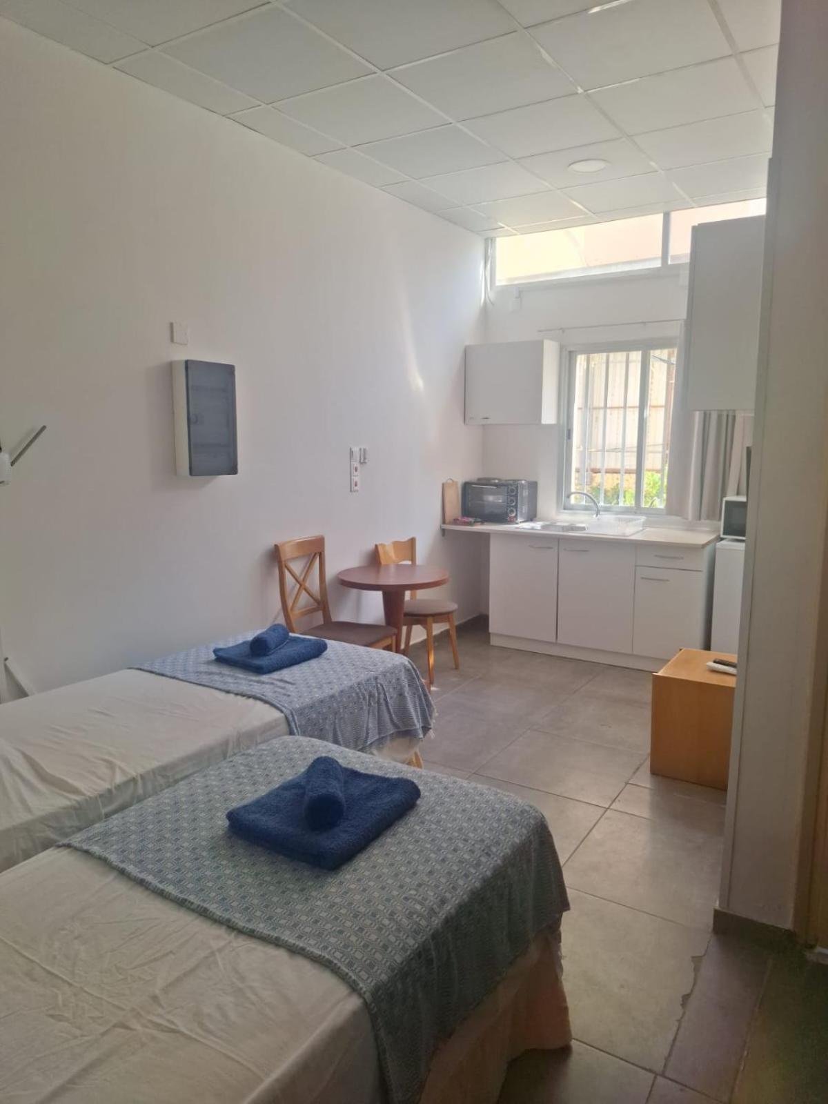 Terpsichore Holiday Apts ลิมาซอล ภายนอก รูปภาพ